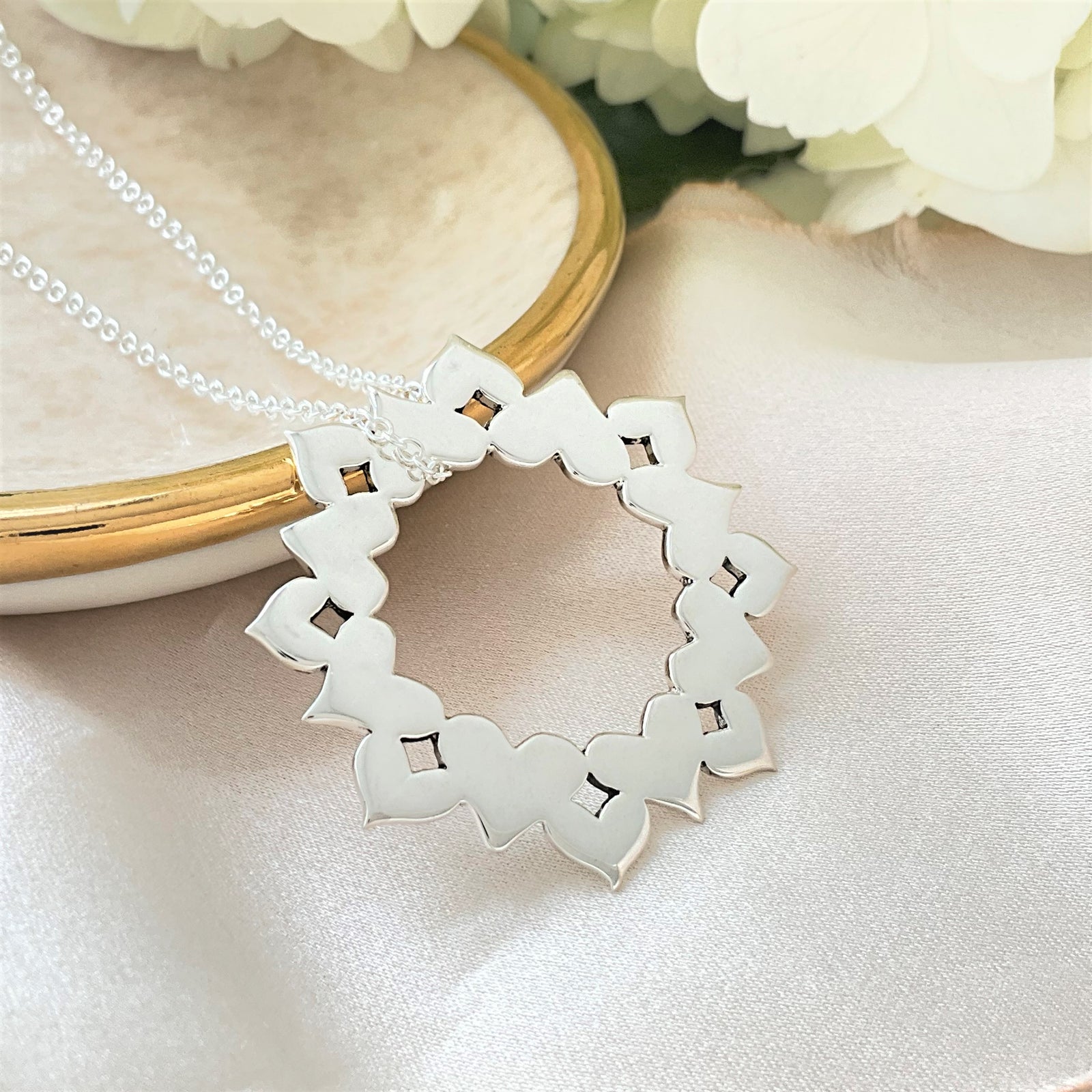 Love Never Fails Sterling Silver Heart Wreath Necklace | 1 Corinthians 13:8